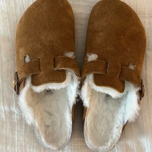 Like new. Only wore a few times